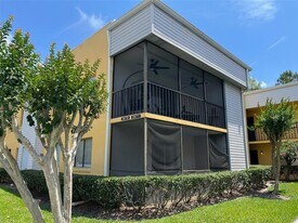 2671 Oak Park Way in Orlando, FL - Building Photo