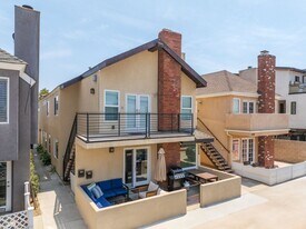 206 Adams St in Newport Beach, CA - Building Photo