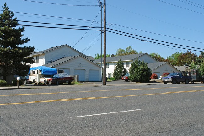 13954-14006 SE Division St in Portland, OR - Building Photo - Building Photo