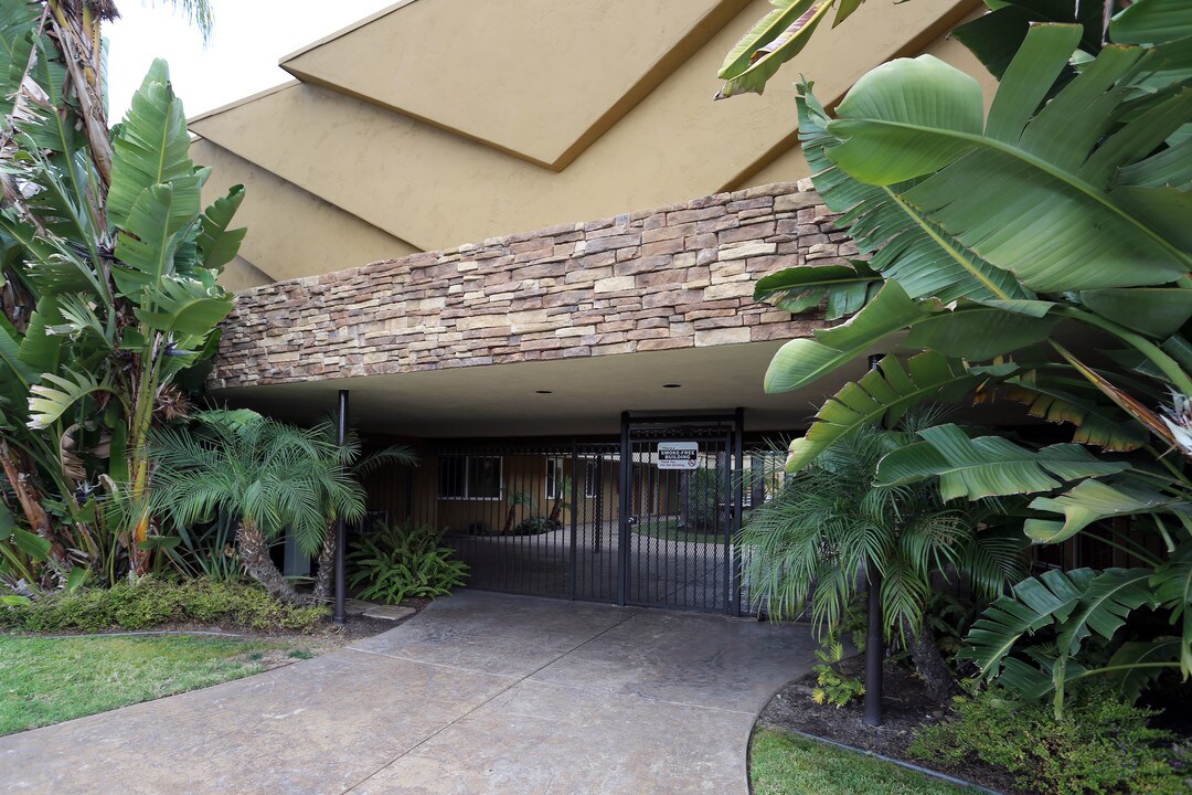 Lexington Pines Apartments in San Diego, CA - Building Photo