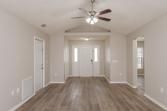 8308 Hedgeway Pl in Tampa, FL - Building Photo - Building Photo