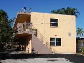 2915 Broadway Ave in West Palm Beach, FL - Building Photo
