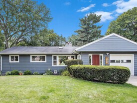 2909 Crestview Ave in Kalamazoo, MI - Building Photo