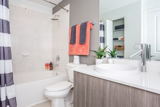 Avalon Bonterra in Hialeah, FL - Building Photo - Building Photo