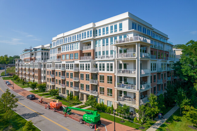 105 N High St in Dublin, OH - Foto de edificio - Building Photo