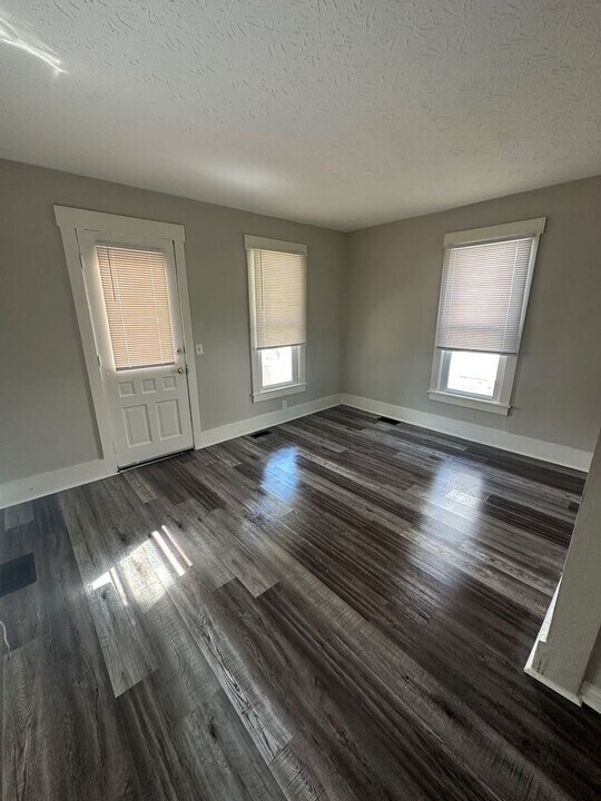 918 E Pearl St in Miamisburg, OH - Building Photo