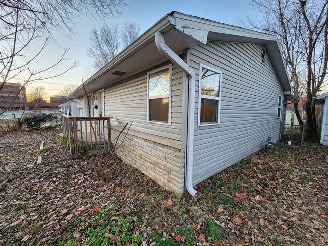 1417 E Lindberg St in Springfield, MO - Building Photo - Building Photo