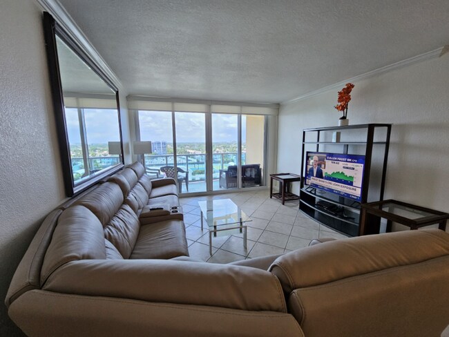 2501 S Ocean Dr in Hollywood, FL - Building Photo - Building Photo