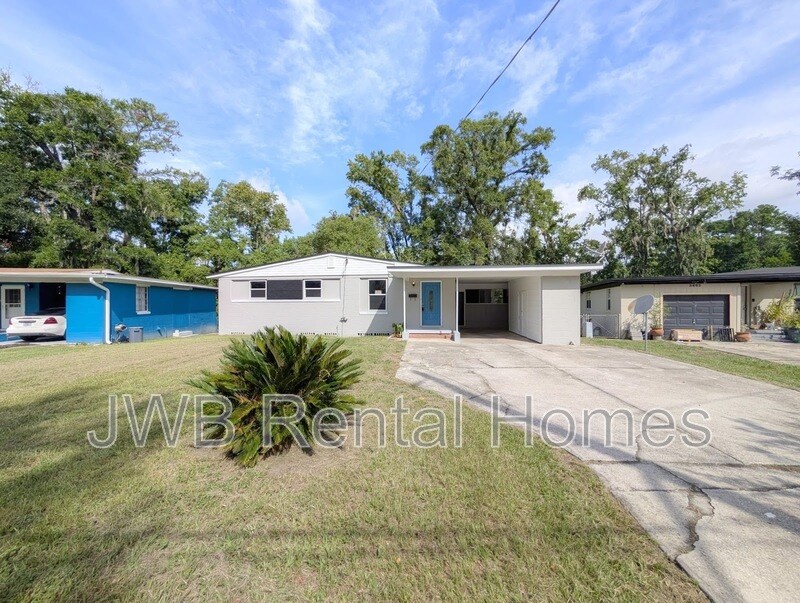 3702 Colebrooke Dr in Jacksonville, FL - Building Photo