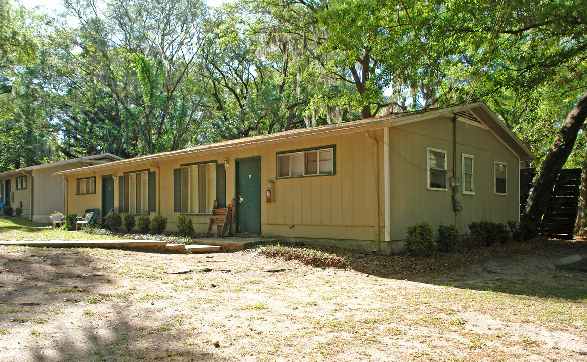 125 Columbia Dr in Tallahassee, FL - Foto de edificio