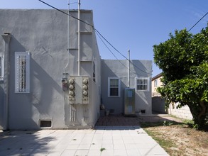 760 El Centro Ave in Los Angeles, CA - Building Photo - Building Photo