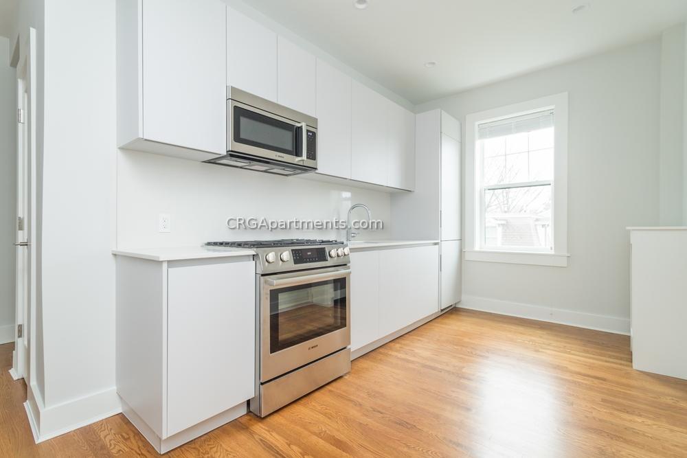 27 Forest St, Unit 21R in Cambridge, MA - Building Photo