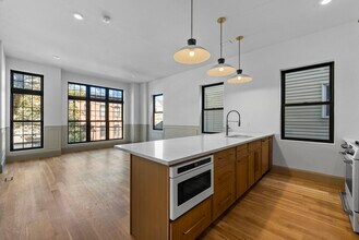 166 New York Ave in Jersey City, NJ - Building Photo - Building Photo