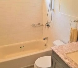 14 Franklin Ave in Port Washington, NY - Building Photo - Building Photo