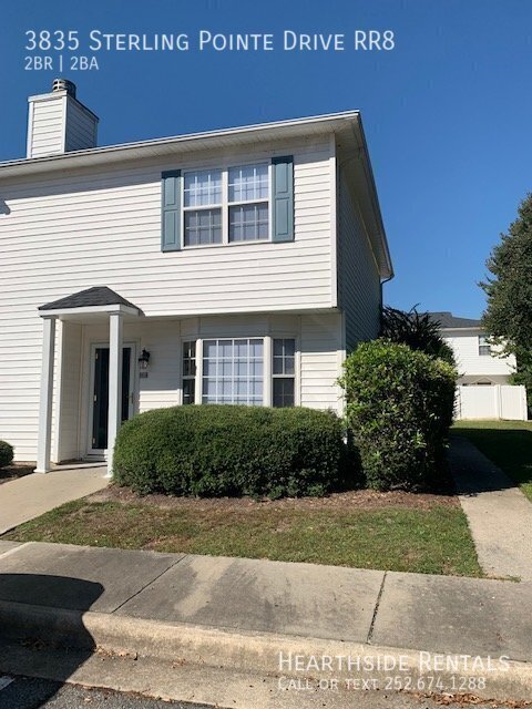 3835 Sterling Pointe Dr in Winterville, NC - Building Photo