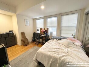 275 Dorchester St, Unit 1 in Boston, MA - Building Photo - Building Photo