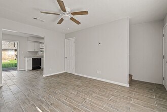 Creekside Village Townhomes in Searcy, AR - Building Photo - Interior Photo