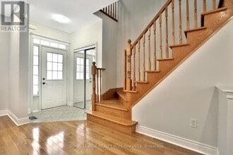 2565 Falkland Crescent in Oakville, ON - Building Photo - Building Photo