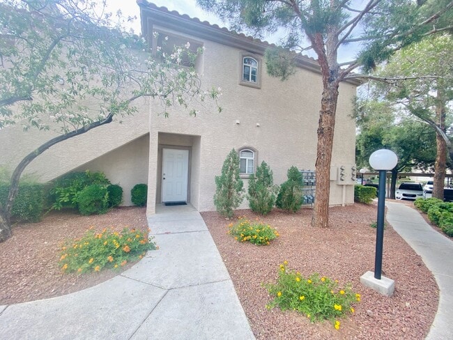 property at 5415 W Harmon Ave