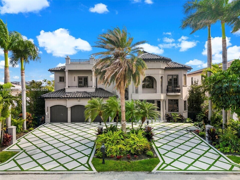 3380 NE 170th St in North Miami Beach, FL - Building Photo