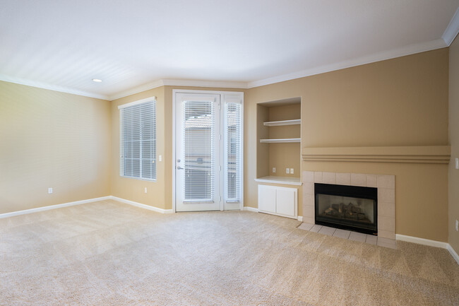 Bridges at Woodcreek Oaks in Roseville, CA - Building Photo - Interior Photo