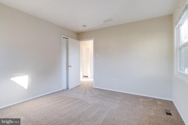 12211 Rockledge Dr in Bowie, MD - Building Photo - Building Photo