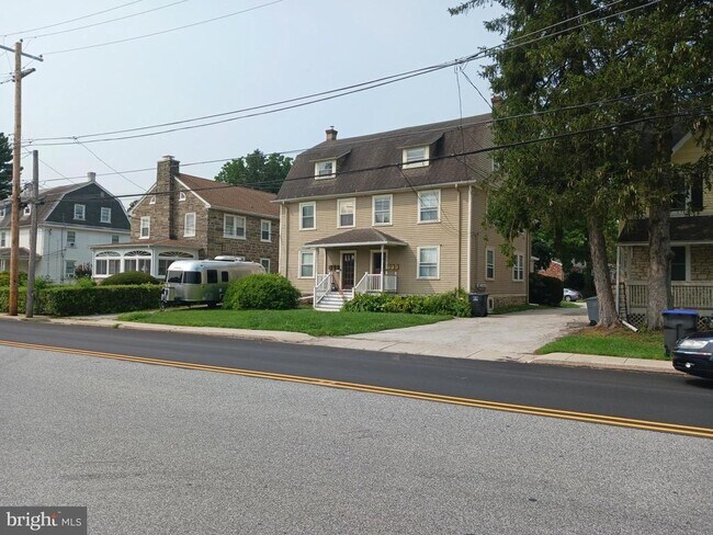 58 Darby Rd in Paoli, PA - Building Photo - Building Photo