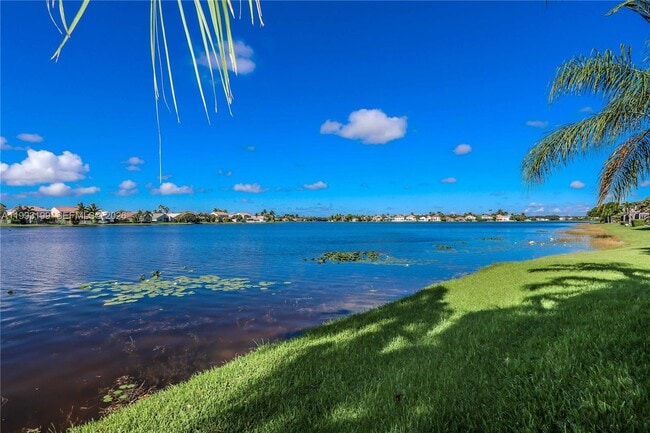 property at 1337 Presidio Dr