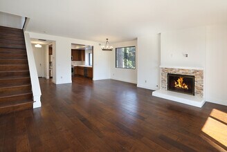 8711 Falmouth Ave in Los Angeles, CA - Building Photo - Building Photo