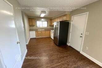 9926 Burline St in Sacramento, CA - Foto de edificio - Building Photo