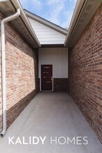 512 Remington Ave in Jones, OK - Building Photo - Building Photo