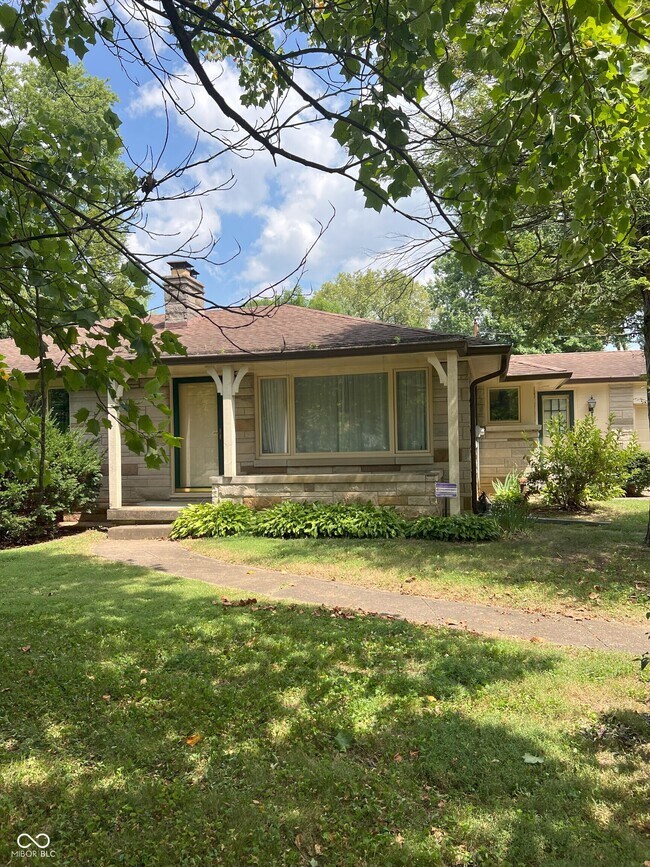 8635 Carrollton Ave in Indianapolis, IN - Building Photo - Building Photo