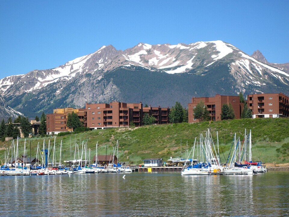323 Marina Dr in Dillon, CO - Building Photo