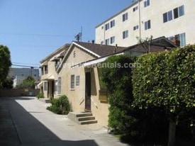 11807 Avon Way, Unit 4 in Los Angeles, CA - Building Photo