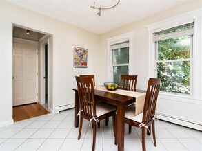 6 Clifton St, Unit #2 in Somerville, MA - Building Photo - Building Photo