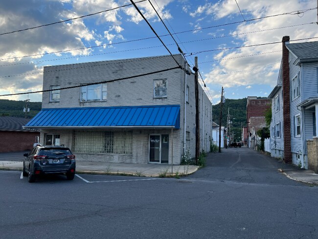 property at 235 W Spruce St