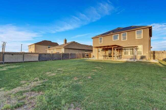 605 Saul St in Hutto, TX - Building Photo - Building Photo