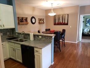 701 Masters Row, Unit F in Glen Allen, VA - Foto de edificio - Building Photo