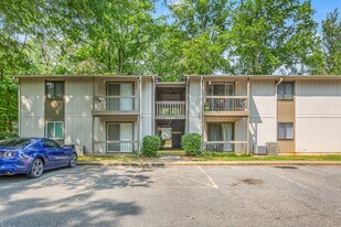 2260 Sunderland Rd in Winston-Salem, NC - Building Photo