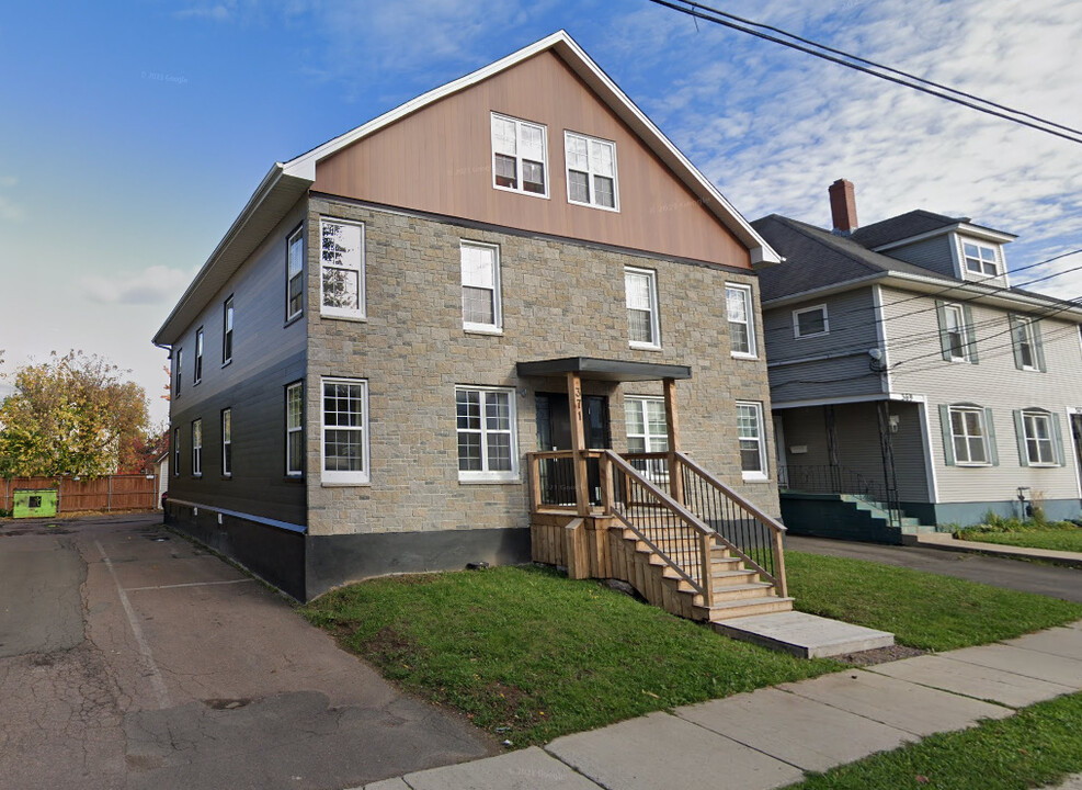 371 Lutz St in Moncton, NB - Building Photo