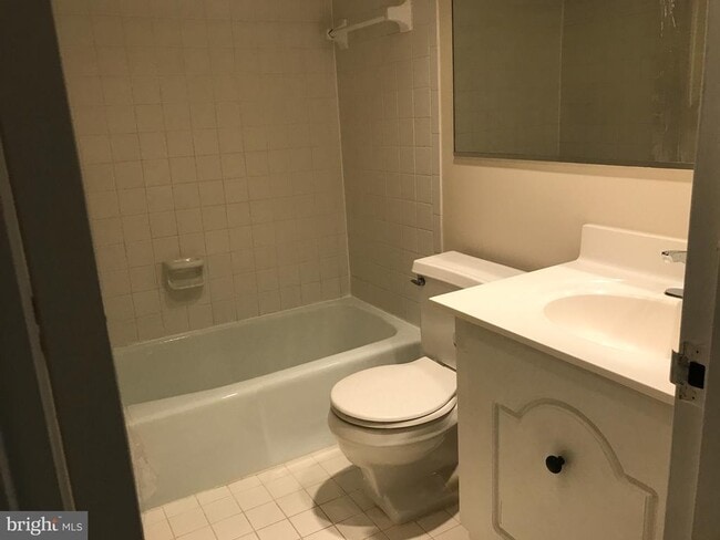 10028 Stedwick Rd-Unit -202 in Gaithersburg, MD - Building Photo - Building Photo