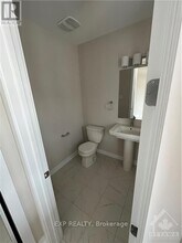 327 Canadensis Ln in Ottawa, ON - Building Photo - Building Photo