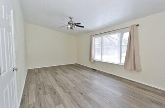 12038 W Dickens Dr in Boise, ID - Building Photo - Building Photo