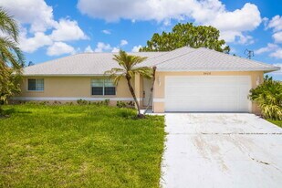3406 SW 14th Pl in Cape Coral, FL - Building Photo