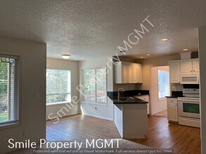 5922 NW Snowlily Dr in Portland, OR - Building Photo - Building Photo