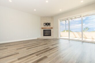 2380 Manchester Ave in Encinitas, CA - Building Photo - Building Photo
