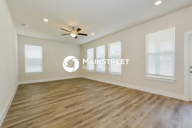 305 Pine St in DeLand, FL - Building Photo - Building Photo