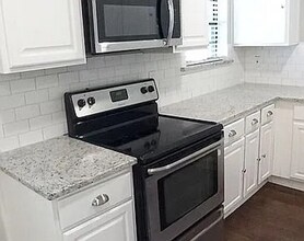 220 S Shore Pl in Lewisville, TX - Foto de edificio - Building Photo