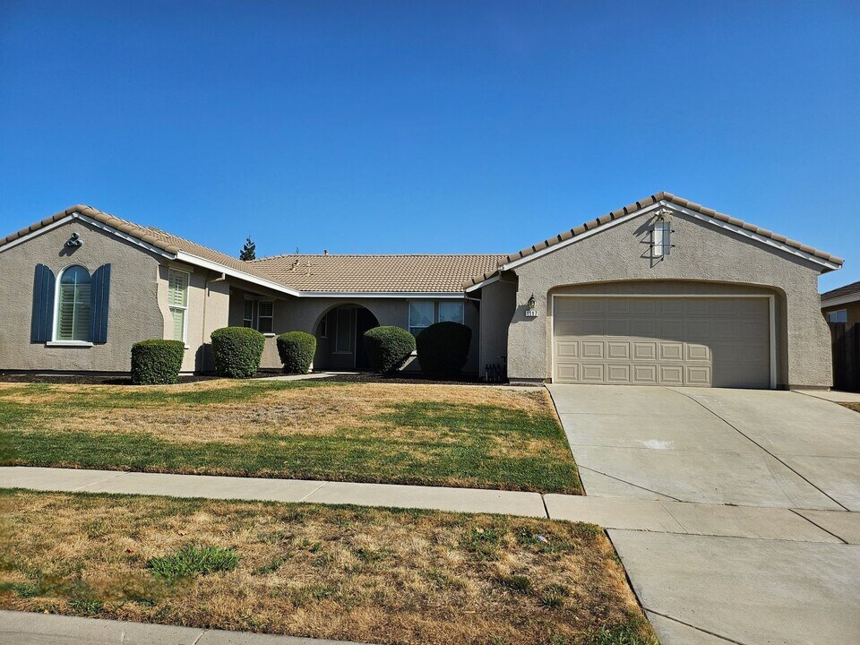 1117 Broken Spur Way in Plumas Lake, CA - Building Photo