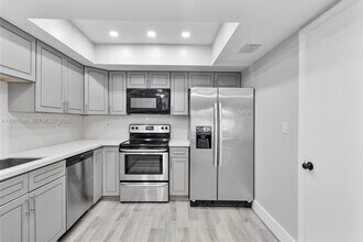 48 Matador Ln in Davie, FL - Building Photo - Building Photo